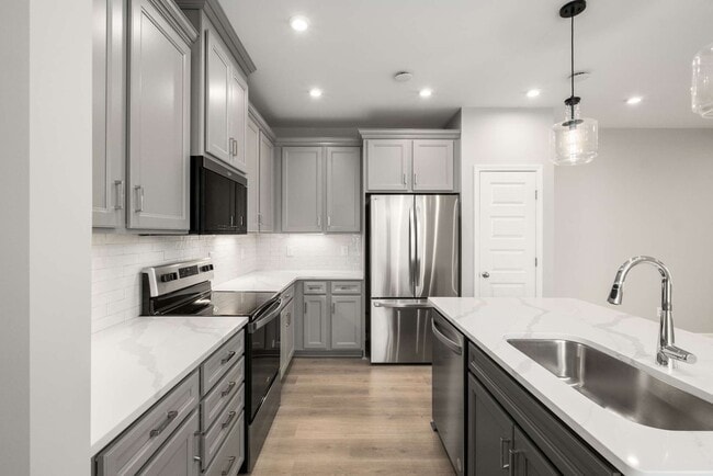 Building Photo - 5339 Bellflower Hls