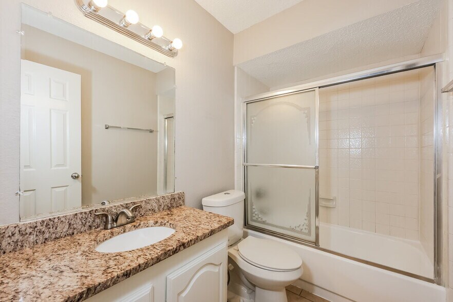 Building Photo - 423 Barton Dr
