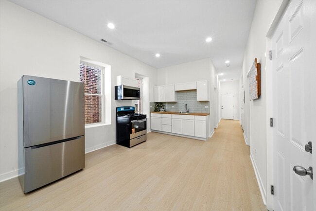 Building Photo - 3037 W Lexington St