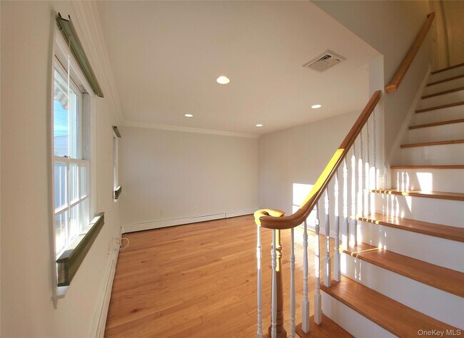 Building Photo - 34 Arch Ln
