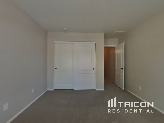 Building Photo - 40059 W Thornberry Ln