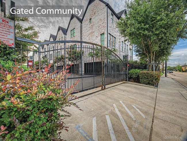 Building Photo - 4009 University Grove St