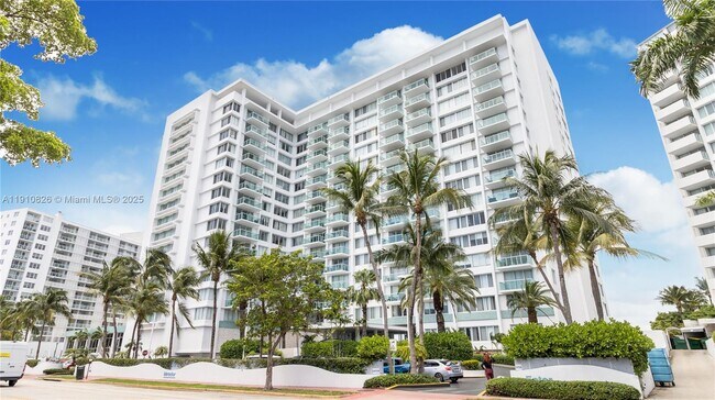 Building Photo - 1000 West Ave