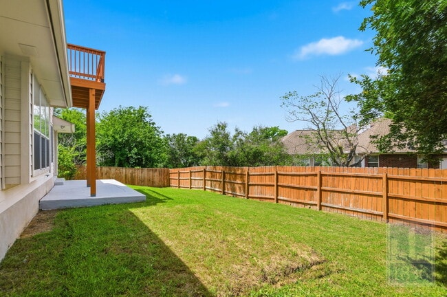 Building Photo - 2217 Speidel Dr