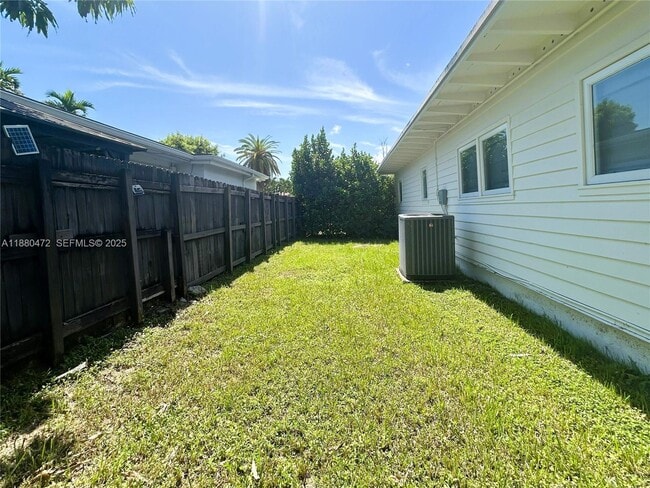 Building Photo - 6395 SW 42nd Terrace