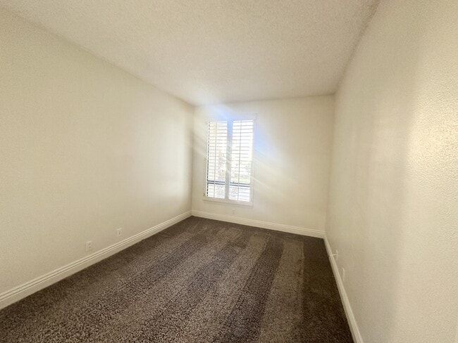 Building Photo - 5865 Friars Rd