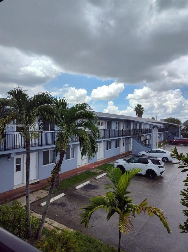 Building Photo - 655 Eldron Dr