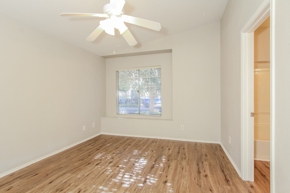 Building Photo - 1144 E Liberty Shores Dr