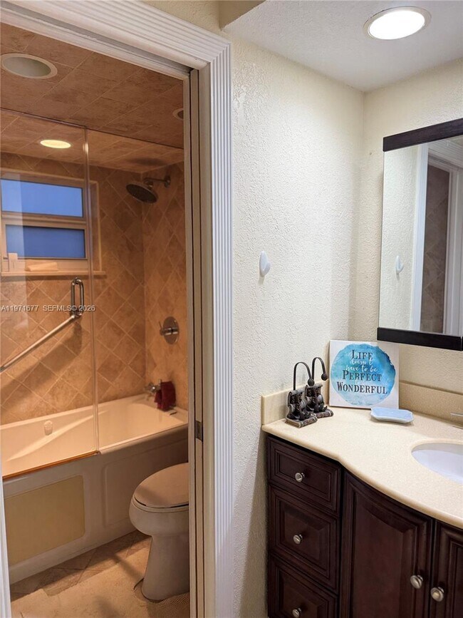 Building Photo - 400 N Surf Rd