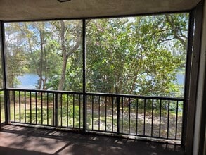 Building Photo - 3720 Inverrary Dr