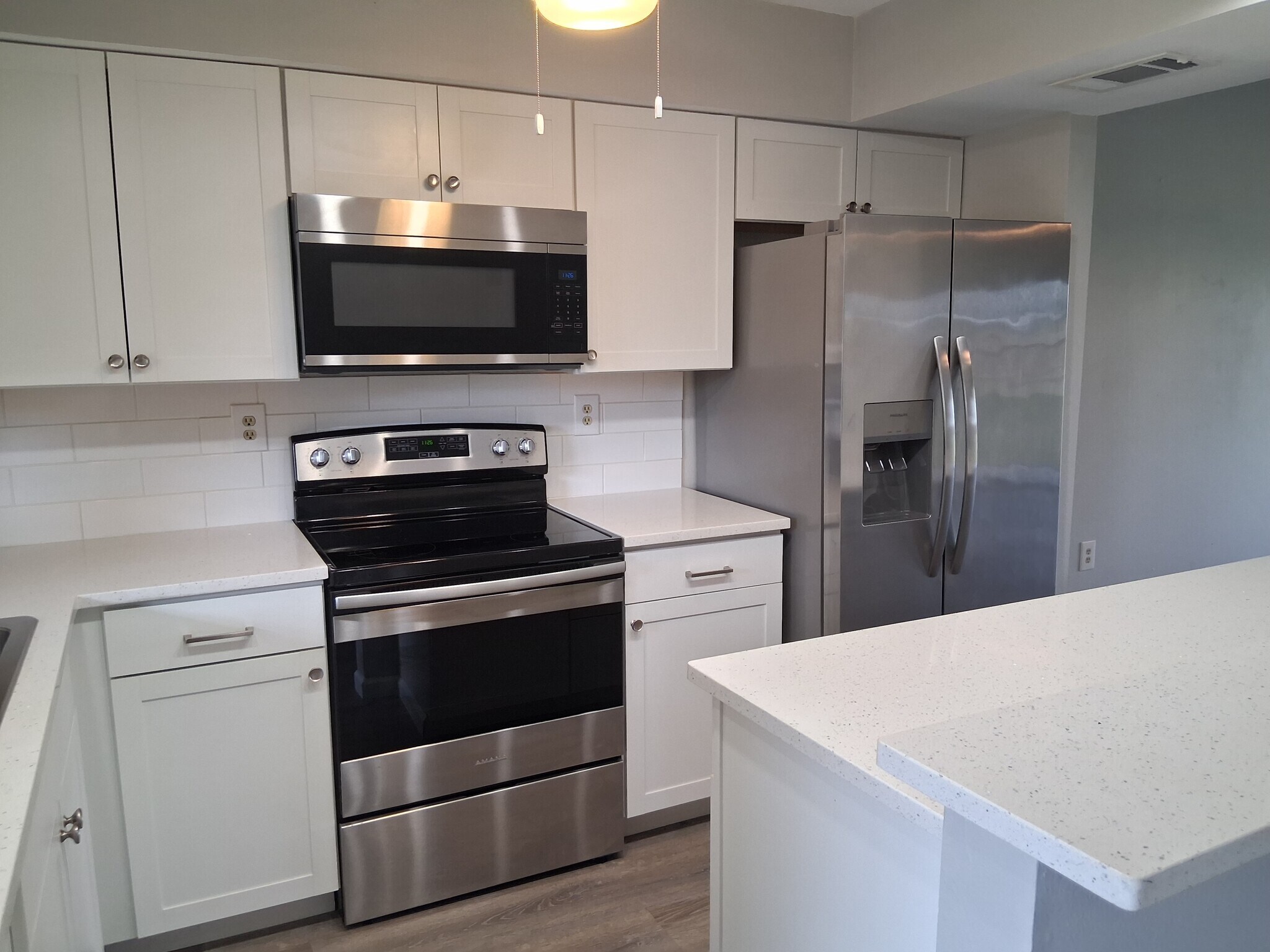 Kitchen - 927 Capri Isles Blvd