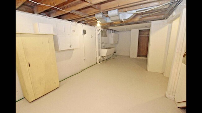 Laundry (W/D Included, not shown) - 1024 E Hoffman Ave