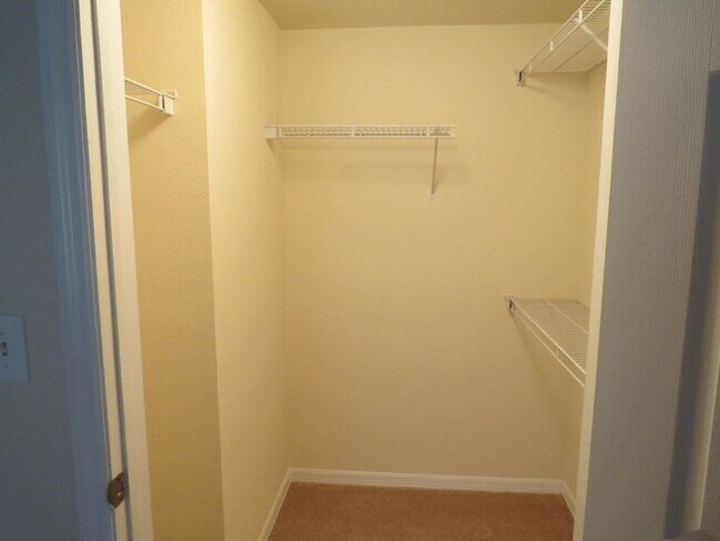 Walk in Closet - 6492 Emerald Dunes Dr