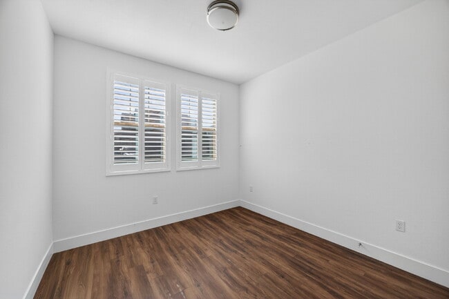 Building Photo - Charming 3-Bedroom Haven in Elk Grove with 2 Full Baths and 1603 Sq Ft of Comfort!