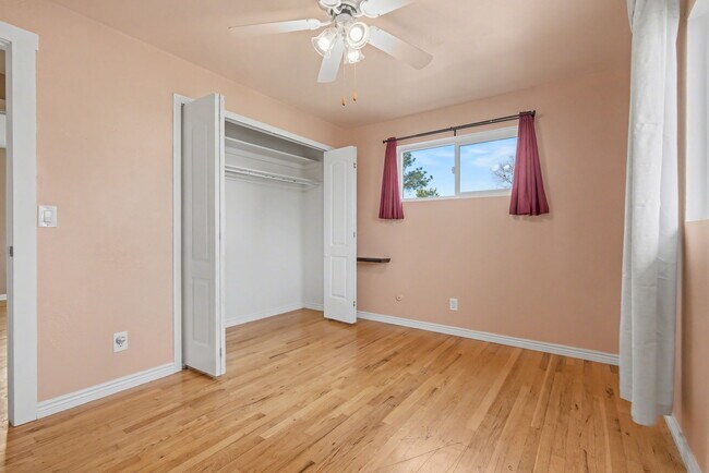 Building Photo - 8624 W Florida Ave