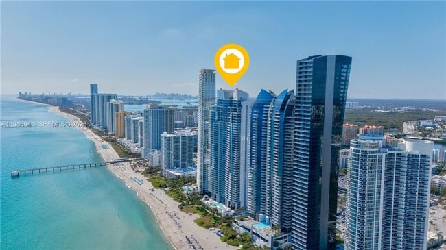 Building Photo - 17001 Collins Ave