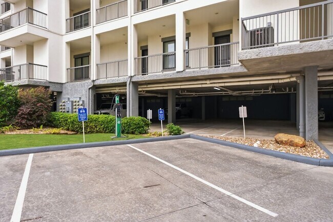 Building Photo - 15260 TX-105