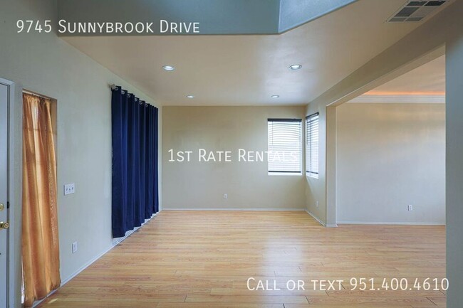 Building Photo - 9745 Sunnybrook Dr