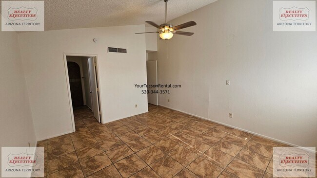 Building Photo - 1st Ave & Irvington Rd area 3 bedroom with AC