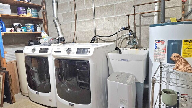 Building Photo - 2-Bed Townhouse with open layour in Hopkins – 1290 Sq Ft of Comfort!"