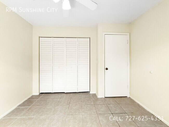 Building Photo - 4624 73rd Ave N