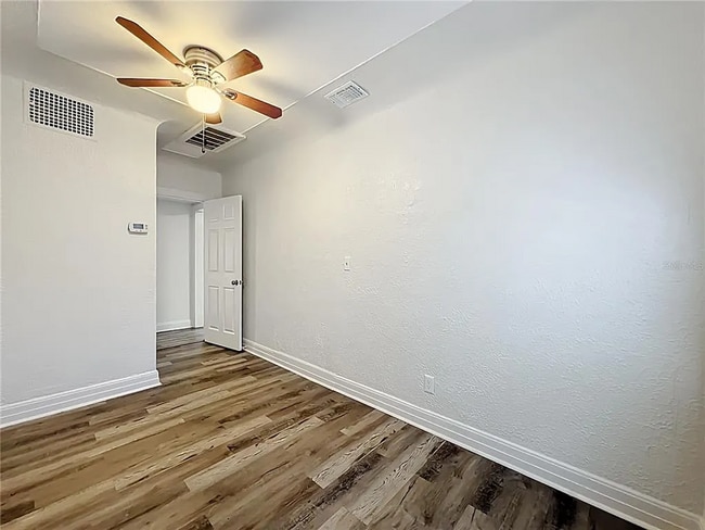 Building Photo - 944 18th Ave S