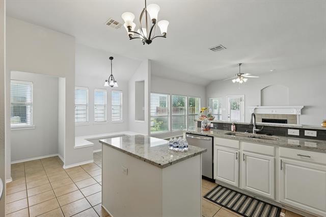 Building Photo - 909 Whisper Ln