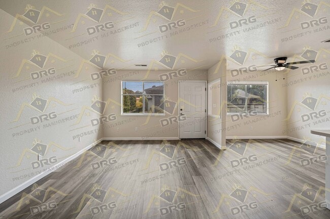 Building Photo - 1229 W Roseburg Ave