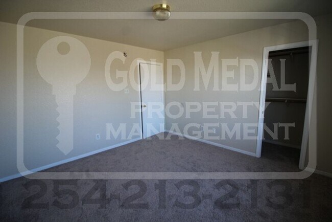 Building Photo - 1408 Dugger Cir