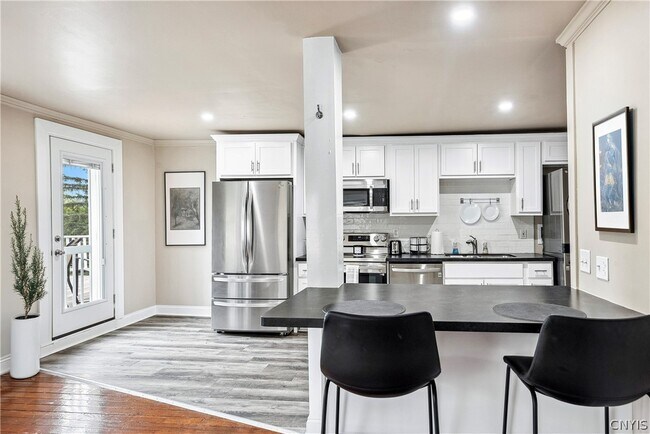 Building Photo - 40 Lakeview Cir