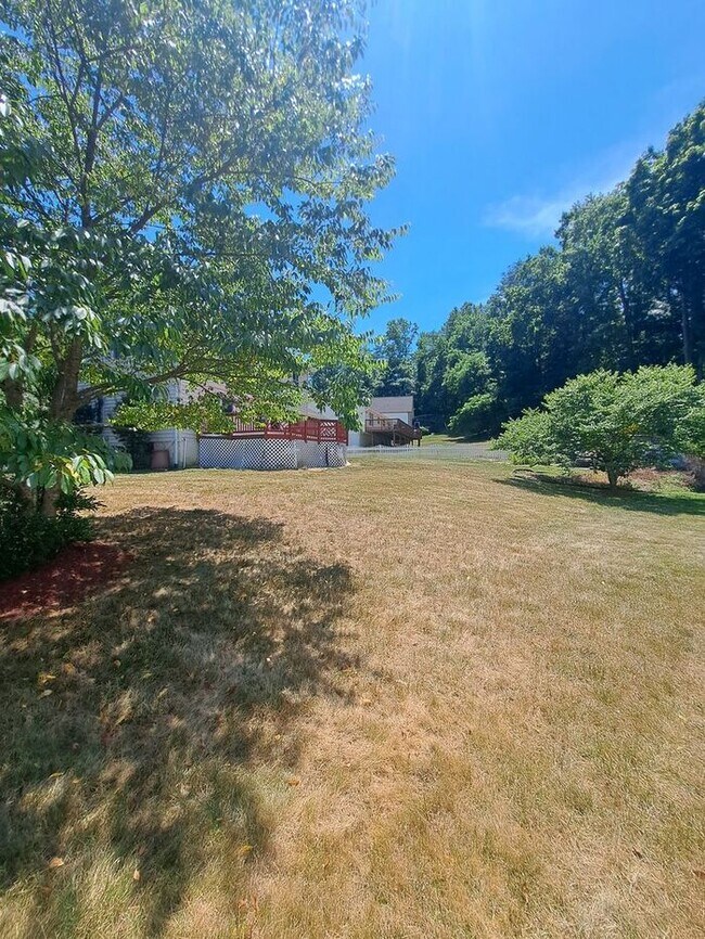 Building Photo - Amazing 4 Bedroom, 4 Bath SFH Corner Lot, ...