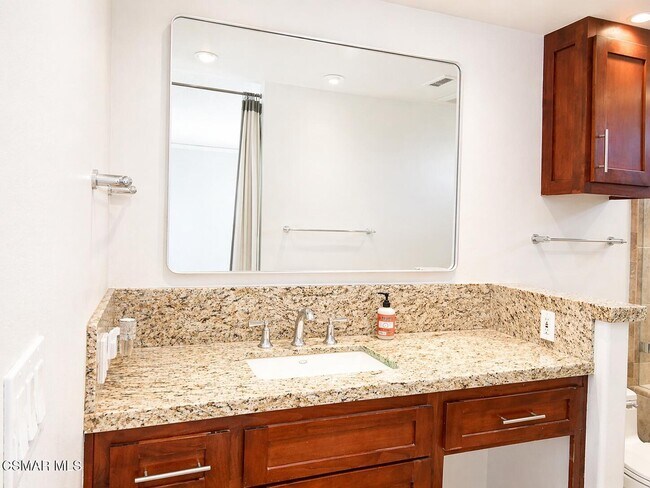 Building Photo - 3271 Rosehill Cir