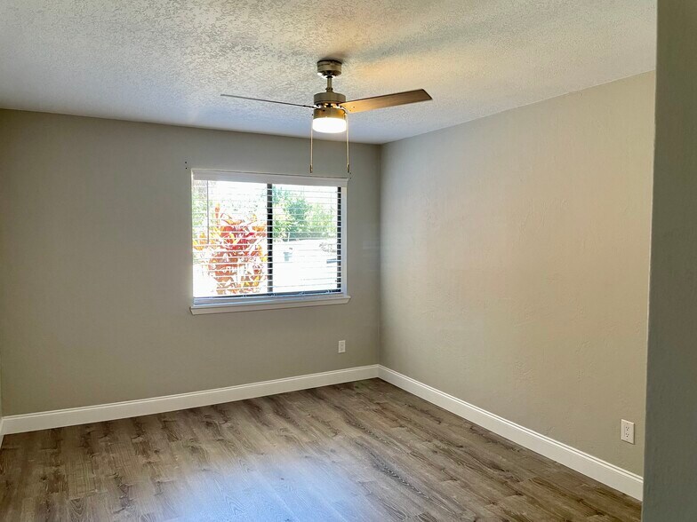 Building Photo - 56 Wildwood Trl