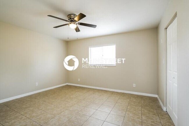 Building Photo - 3 Bedroom Pet-Friendly Home in cape coral, FL with Main Street Renewal