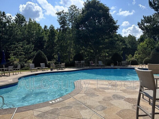 Building Photo - 1065 Township Cir