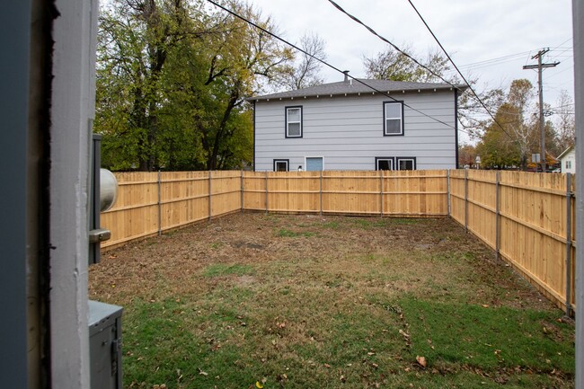 Building Photo - 2440 NW 16th St Duplex