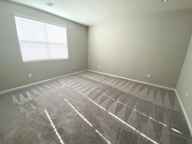 Building Photo - Built 2022 Sparks Spanish Springs 4+ Bedro...