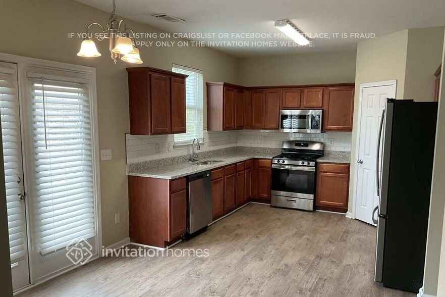 Building Photo - 225 Alamosa Path SW