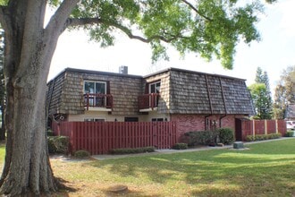 Building Photo - 48 Piney Branch Way