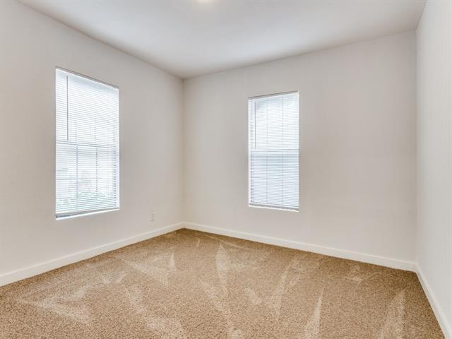 Building Photo - 3917 Valentine St