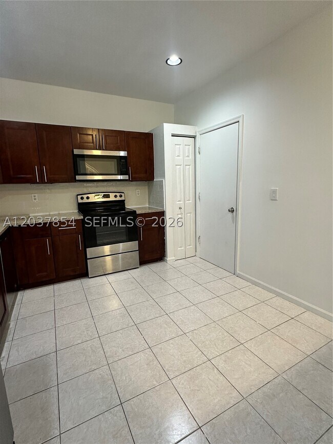 Building Photo - 5541 NW 90th Ave