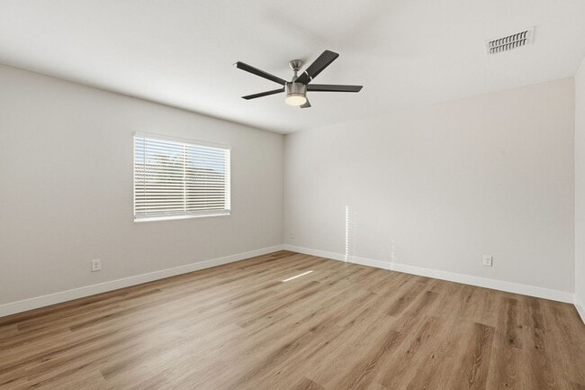 Building Photo - Amazing home in wonderful Ghost Hollow Ranch