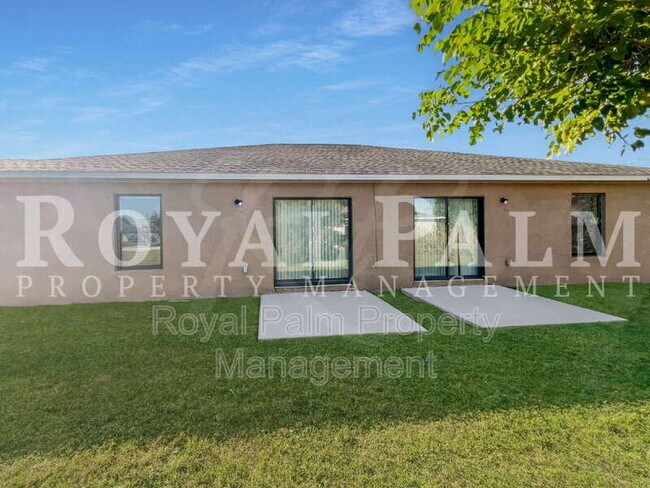 Building Photo - 111 SE 2nd Ave