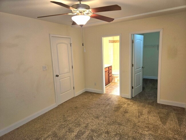 Building Photo - Beautiful Move-In Ready Single Family Home!