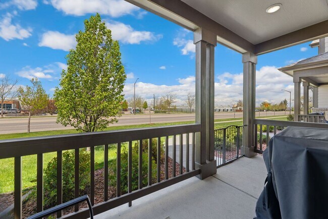 Building Photo - 2 Bed 3.5 Bath Townhome in Fort Collins!