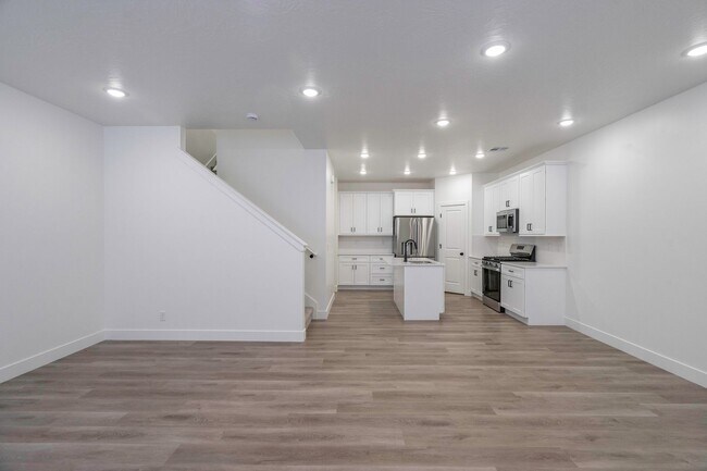 Building Photo - 907 Bright Rdg Ln