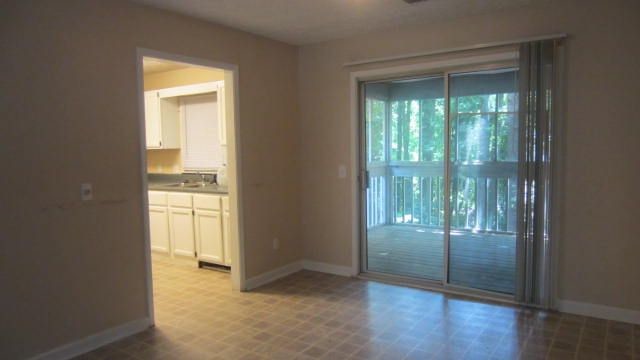 Building Photo - 293 East Burns Court - Unit C Available NOW