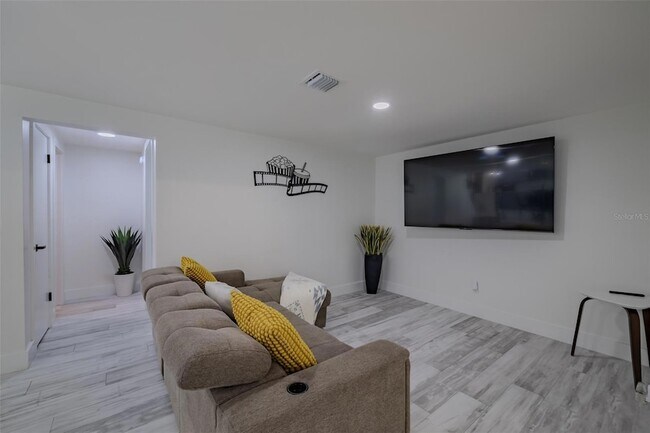 Building Photo - 23700 Lake Hills Dr