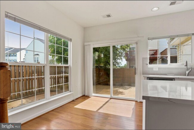 Building Photo - 2418 Misty Dawn Ct