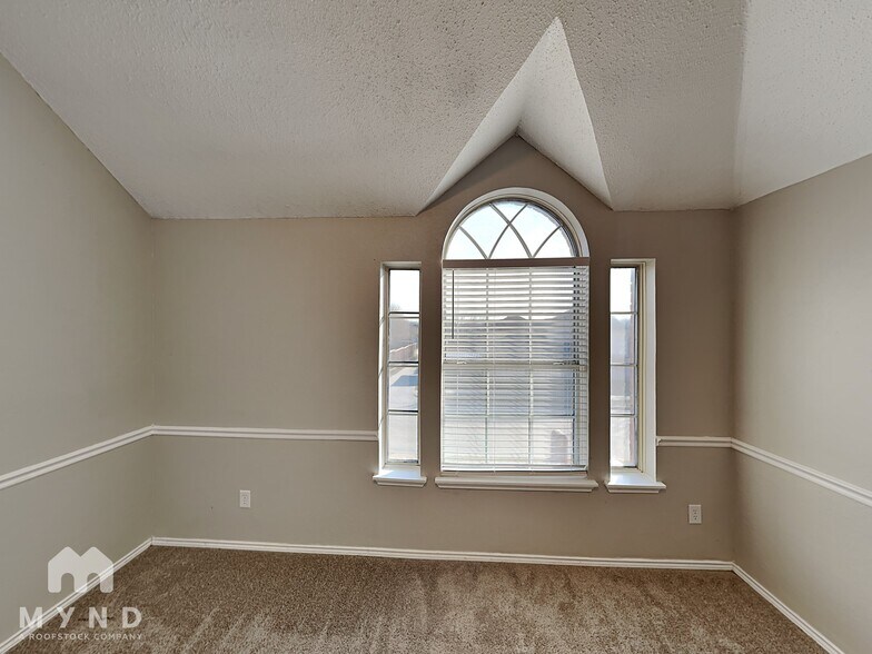 Building Photo - 2341 Baretta Dr